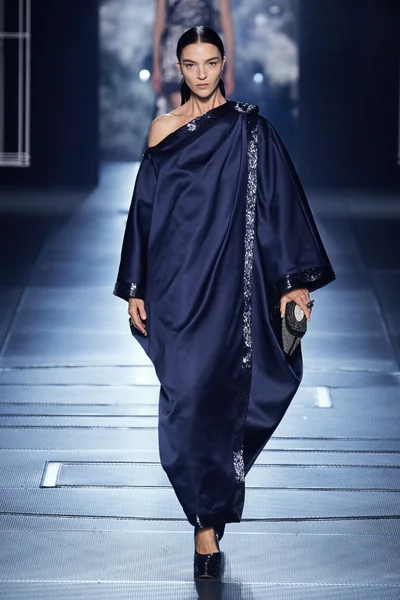 Look 18